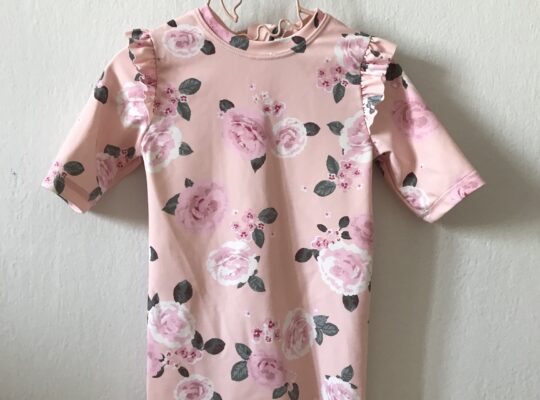 Ροζ floral ολόσωμο μαγιό Zara