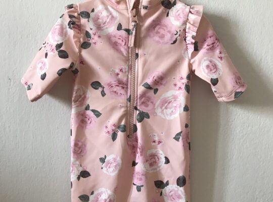 Ροζ floral ολόσωμο μαγιό Zara