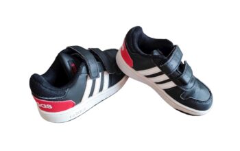 Adidas δερμάτινα μαύρα Νο 26
