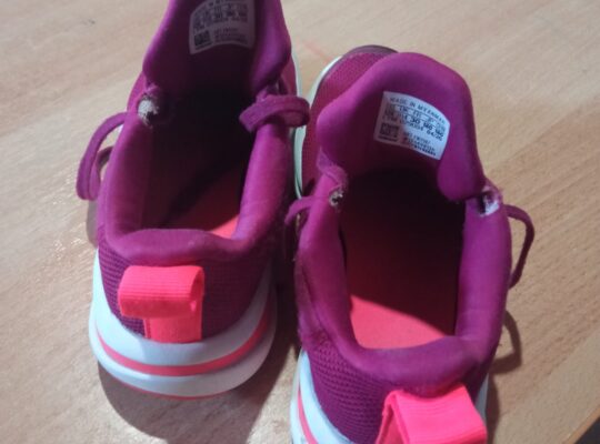 Παπούτσια adidas Νο 30