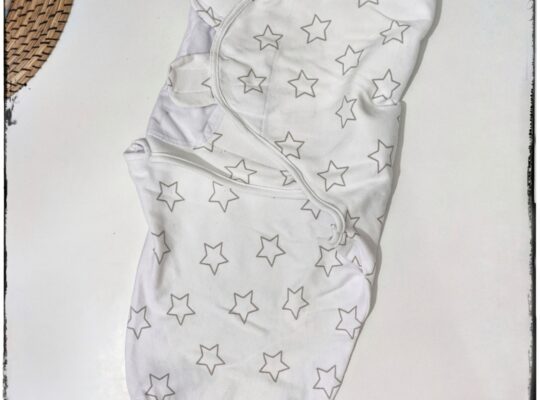 Κουβερτάκι Swaddle White Stars Meyco
