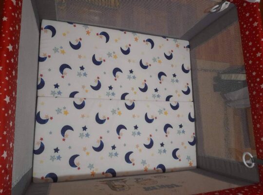 Παρκοκρέβατο με έξτρα καινούριο στρωματάκι