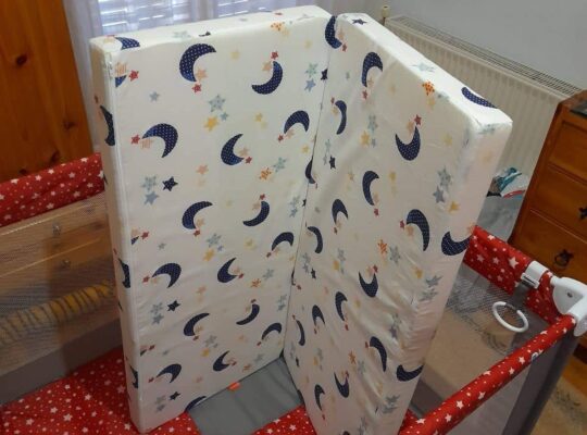 Παρκοκρέβατο με έξτρα καινούριο στρωματάκι