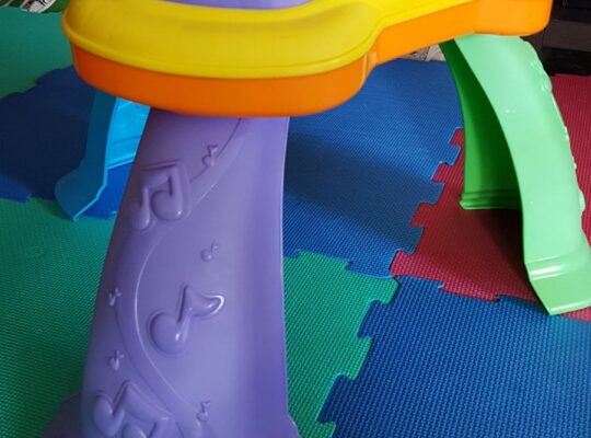 Εκπαιδευτικό τραπέζι δραστηριοτήτων Fisher Price